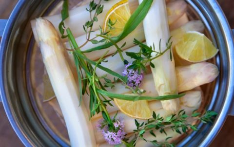 cooking asparagus in spring